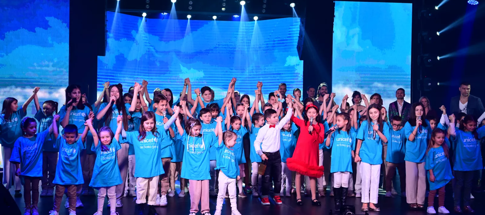 Деца от детска вокална група Бон-Бон на благотворителния спектакъл "Големите малки"
