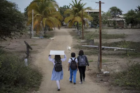 América Latina y el Caribe: 2.3 millones de desplazamientos de niños, niñas y adolescentes por desastres relacionados con el clima en seis años