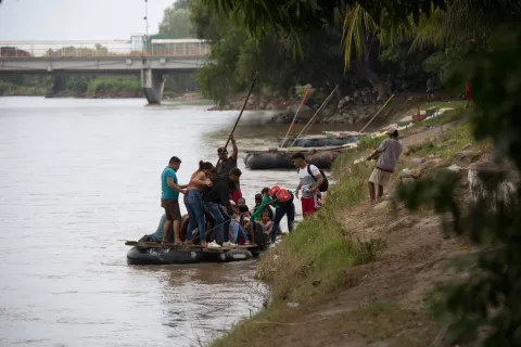 Familias en la frontera entre México y Guatemala