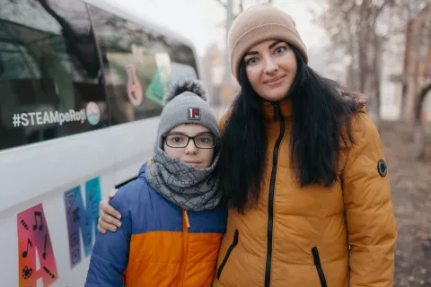 Acces la activități STEAM pentru copiii din Ucraina 
