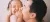 Portal de crianza de UNICEF: Consejos para madres y padres - Un padre besa a su hija en la mejilla