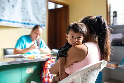 Niño atendido en centro de salud del Datem Marañón