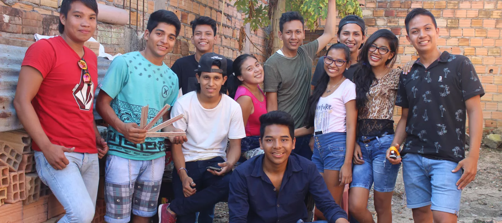 Grupo de adolescentes en Iquitos
