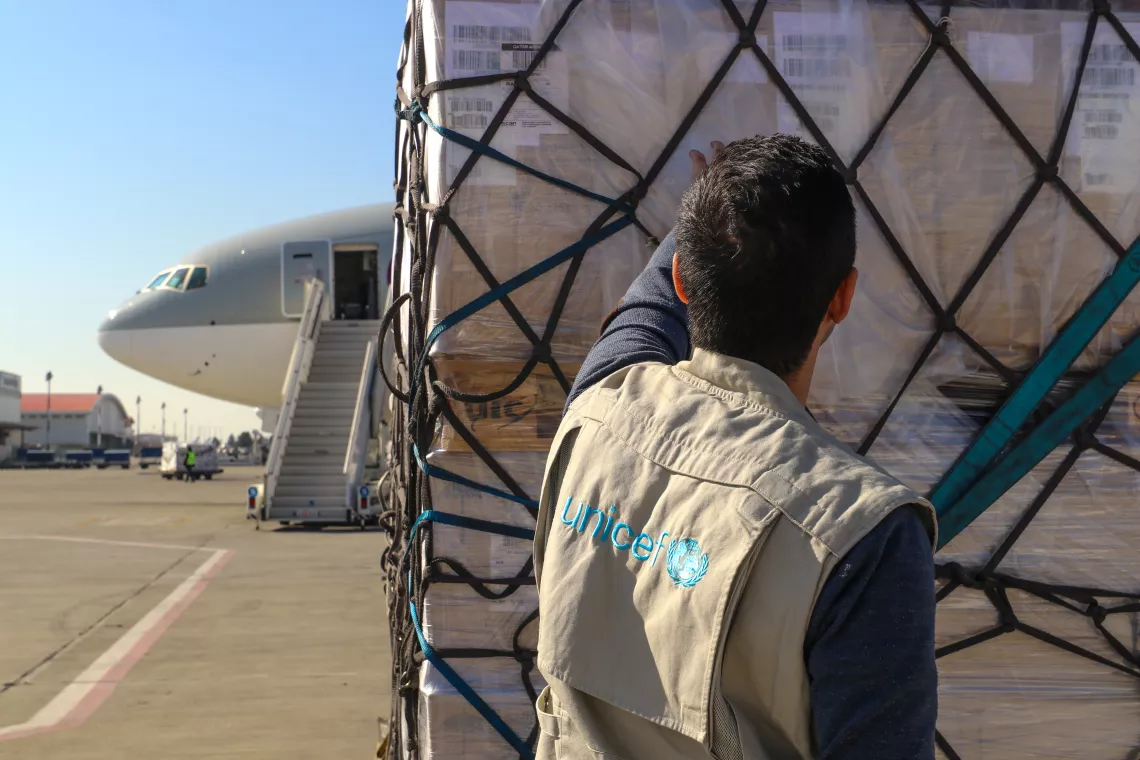 UNICEF’s 2nd shipment of personal protective supplies, containing two types of high-filtered respiratory surgical masks, gowns and goggles arrived in Iran.