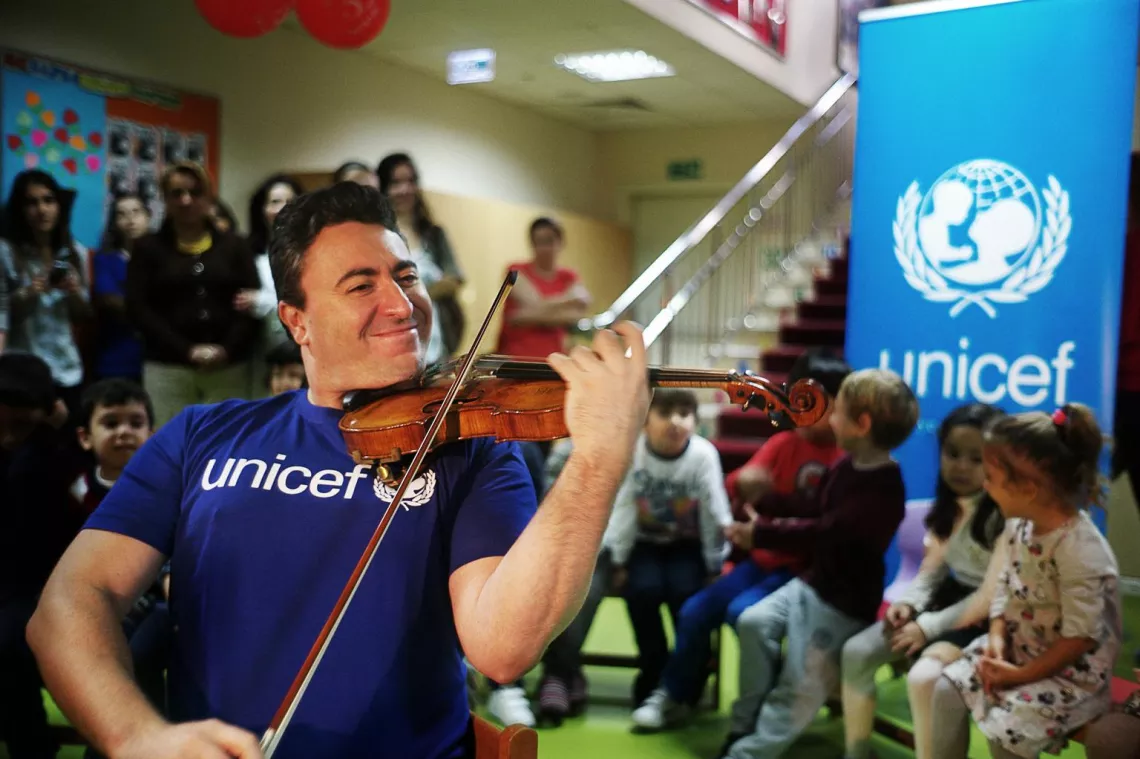 UNICEF Goodwill Ambassador Maxim Vengerov, a world renowned violinist and conductor, gives a short performance at Besim Üstünel Pre-school, near the city of Istanbul, Turkey, 2013.