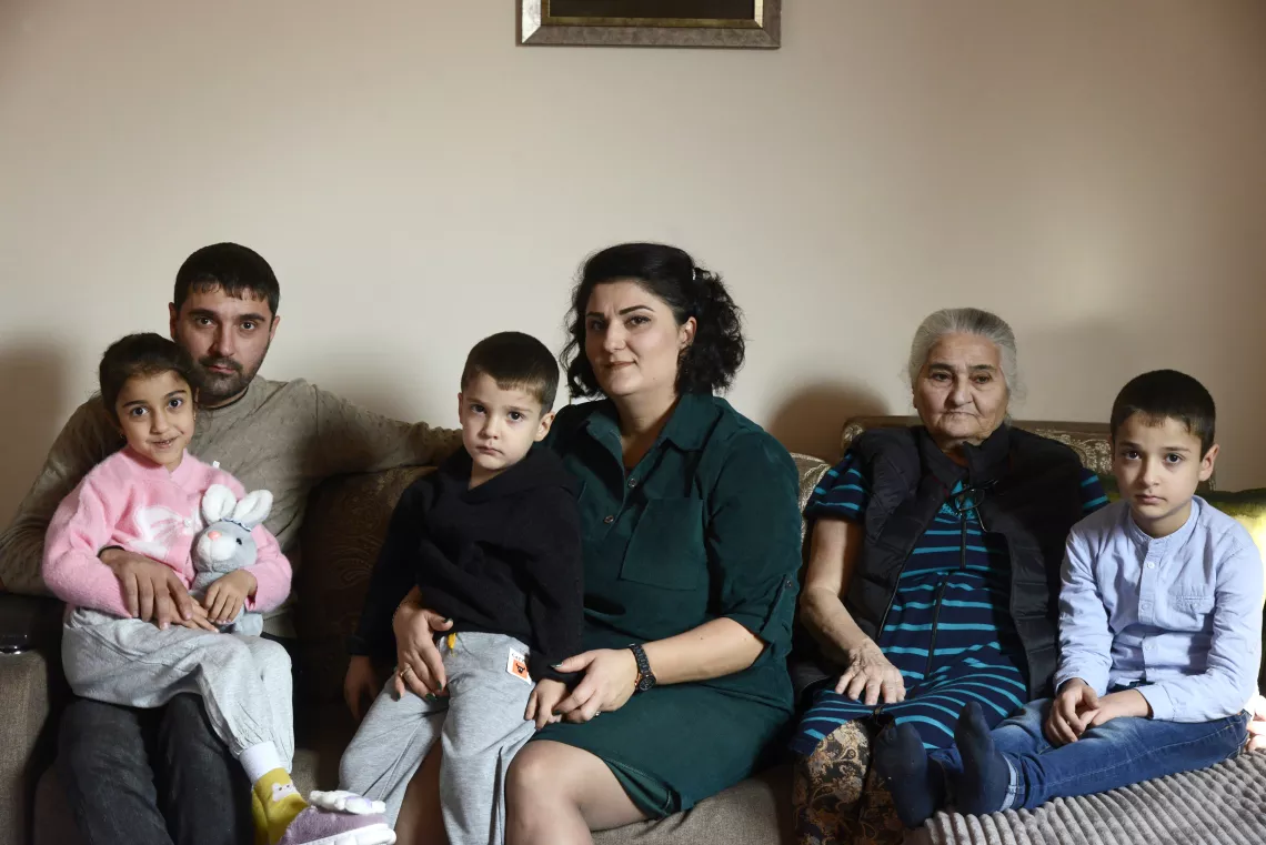 Լուսինեի մեծ ընտանիքը արդեն Հայաստանում: