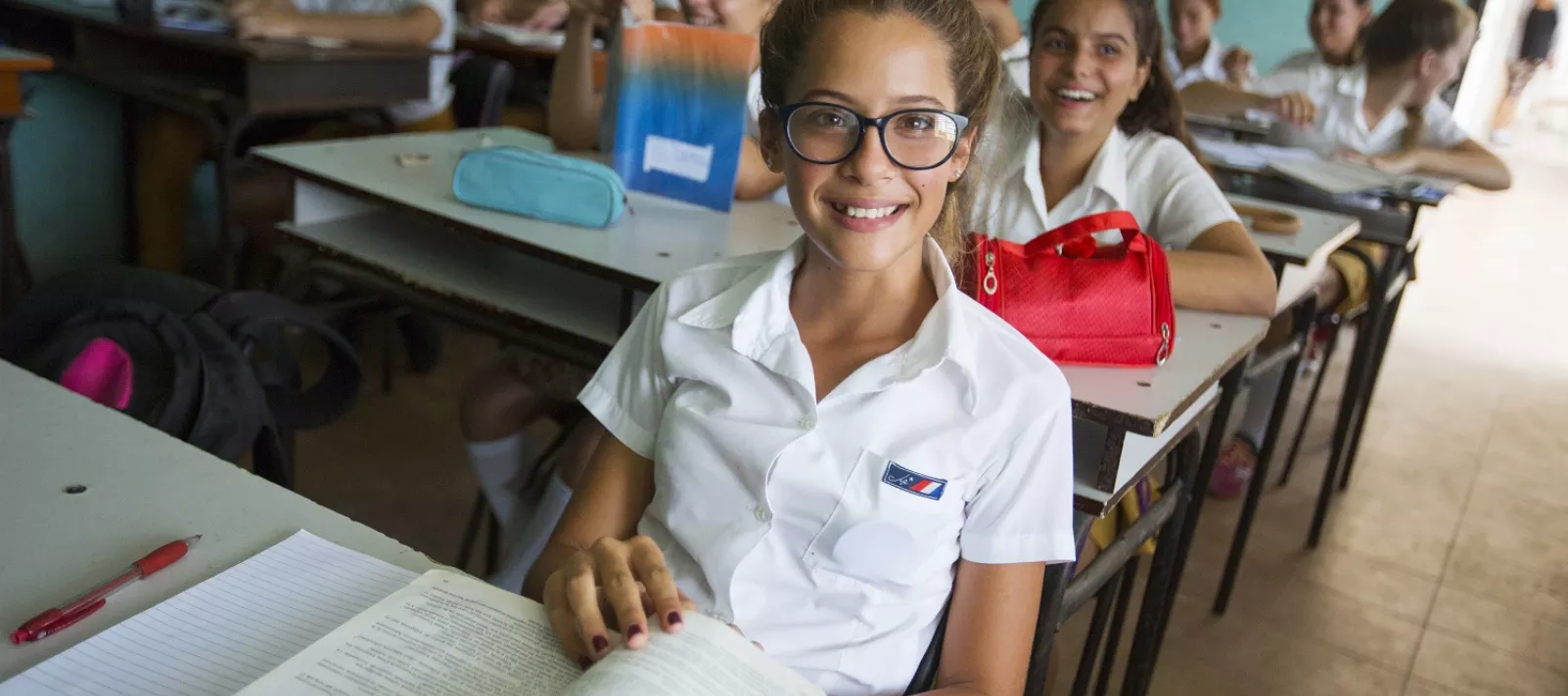 Niñas y niños en la escuela en Cuba