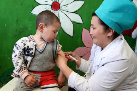 A child getting vaccine