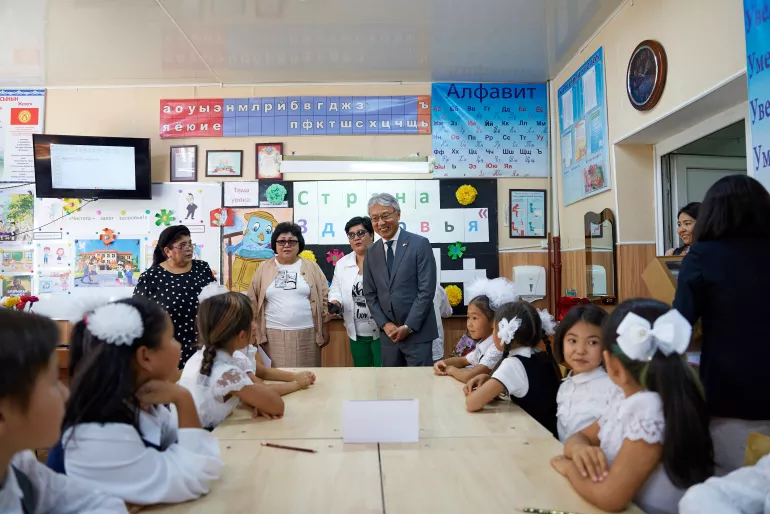 Mr Shigeki Maeda, Ambassador Extraordinary and Plenipotentiary of Japan, visiting school #88 in Bishkek