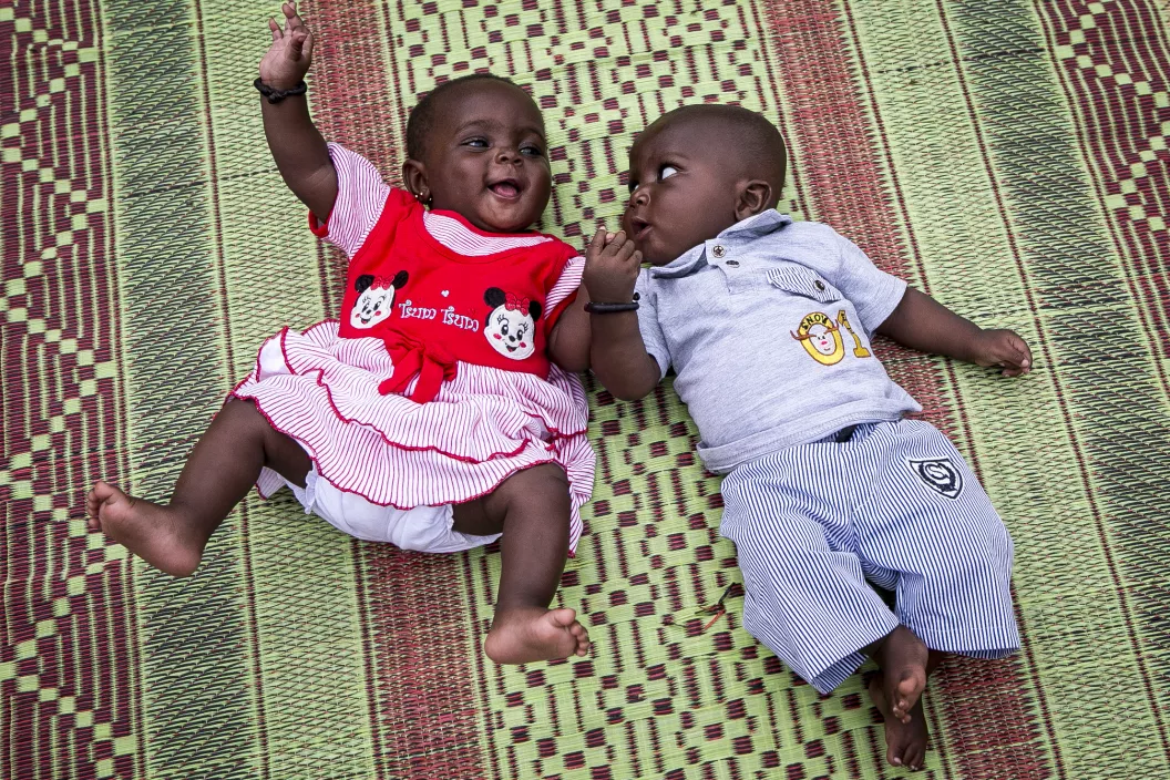 Les jumeaux Fousseyni et Awa, sont nés un 19 décembre 2019, avec respectivement un poids de 1500 et 1400 g. « Aujourd’hui ils ont 8 mois et pèsent chacun plus de 6kg. Awa est joyeuse et aime qu’on joue avec elle. Fousseyni lui, il a du caractère mais est très éveillé et a déjà commencé à gazouiller », déclare leur maman Ina, heureuse de voir ses jumeaux grandir en bonne santé. 
