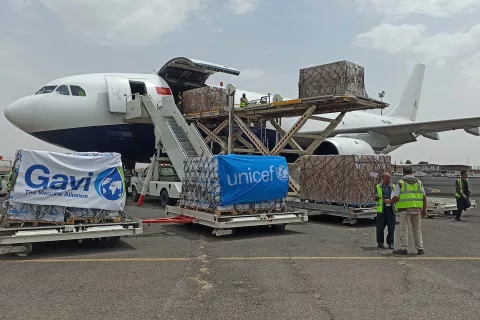 A plane carrying doses of rotavirus vaccines is being offloaded at Sana’a International Airport, Yemen
