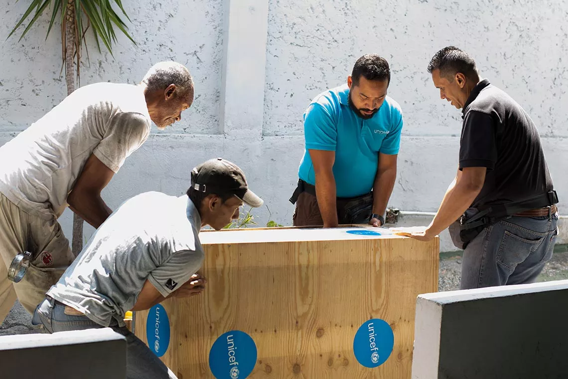UNICEF staff and partners delivers supplies to ensure provision of essential services, including healthcare, water and sanitation in Venezuela, in April 2019.